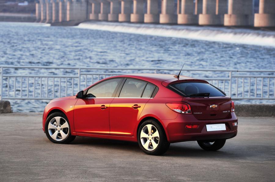 Chevrolet Cruze Hatchback 2012 года  (фото 7 из 13)